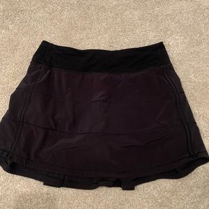 Size 4 black Lululemon pace rival skirt *tall*